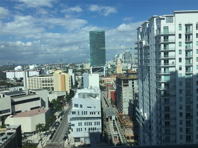 Building Photo - 133 NE 2nd Ave