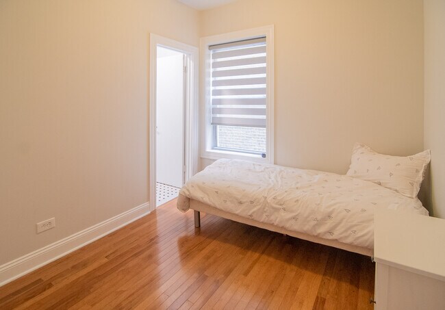 Building Photo - 5811 N Winthrop Ave