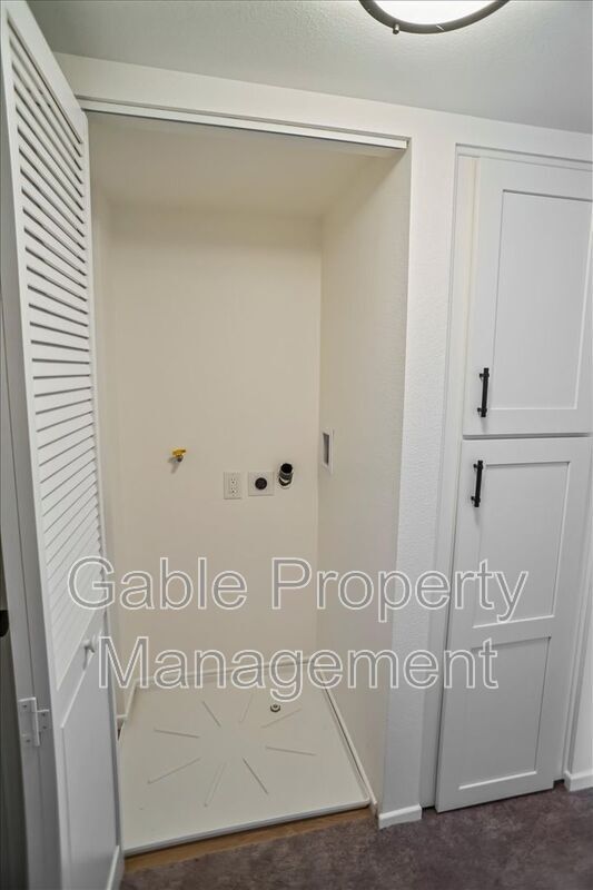 Building Photo - 26941 Rainbow Glen Dr