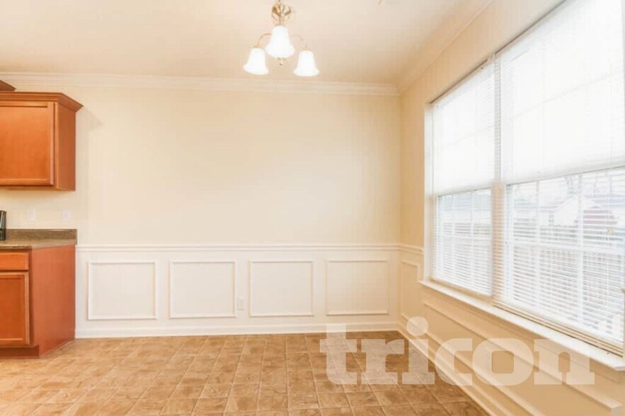 Building Photo - 1206 Aretha Dr