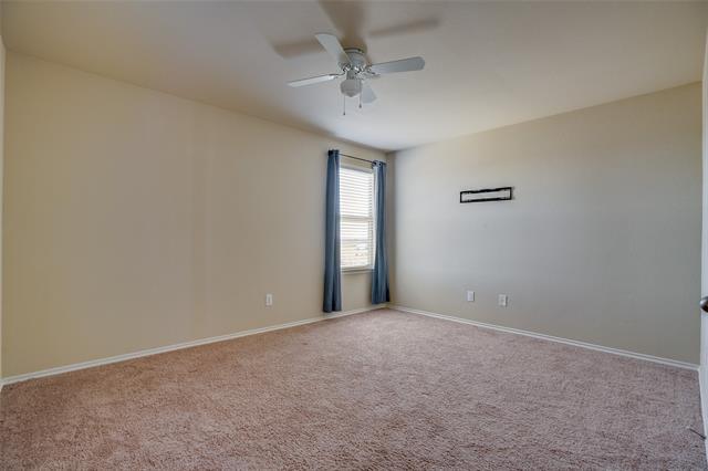 Building Photo - 301 Plum Dr