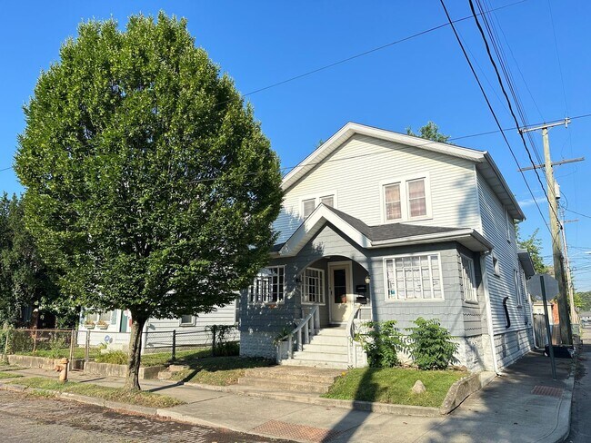 Primary Photo - S Washington St 1041-1043 MLR