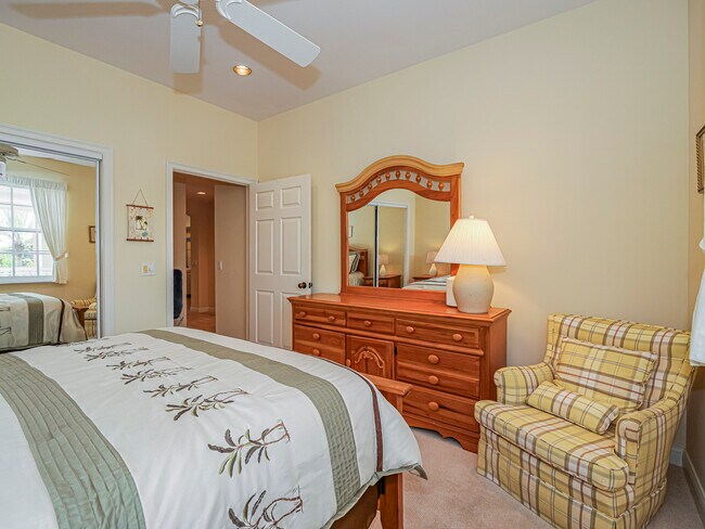 Building Photo - 5225 E Harbor Village Dr