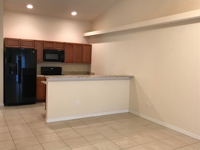 Building Photo - Ready for Move in!