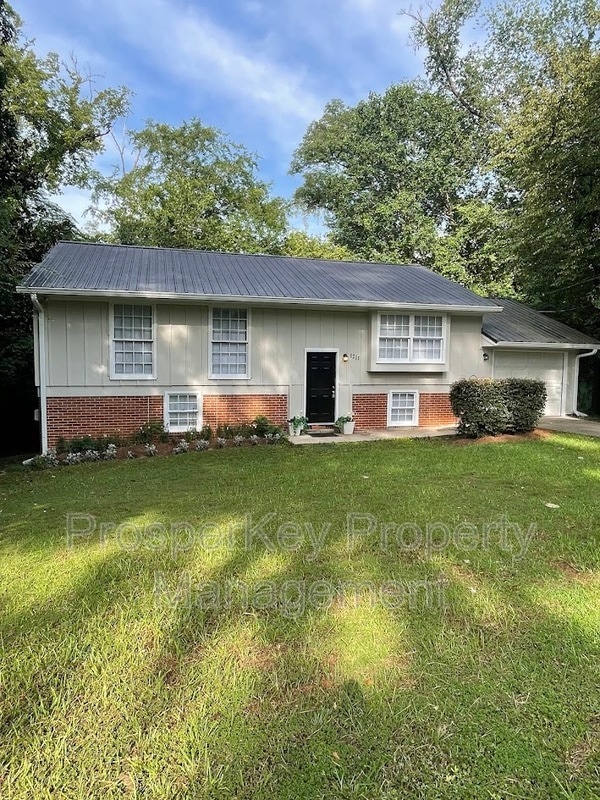 Primary Photo - 1211 Timberlane Dr
