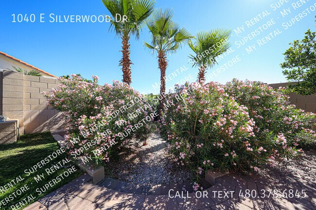 Building Photo - 1040 E Silverwood Dr