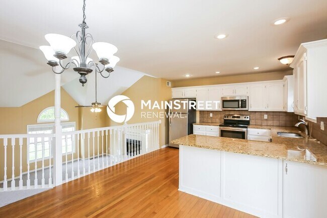 Building Photo - 3 Bedroom Pet-Friendly Home in Pleasant Hill, MO with Main Street Renewal