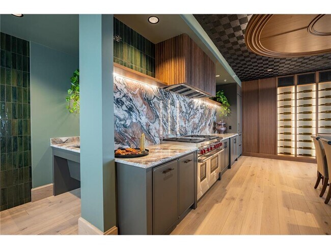 Building Photo - 640 Wisconsin Ave N