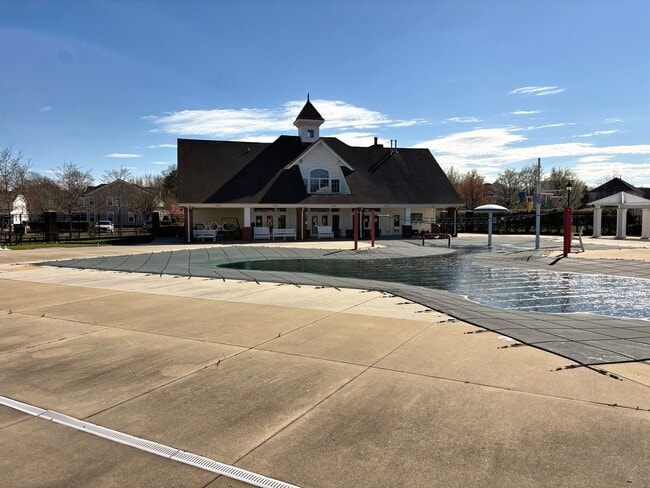 Building Photo - 266 Foxglove Dr