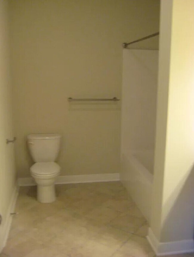 Building Photo - 1517 W Cary St