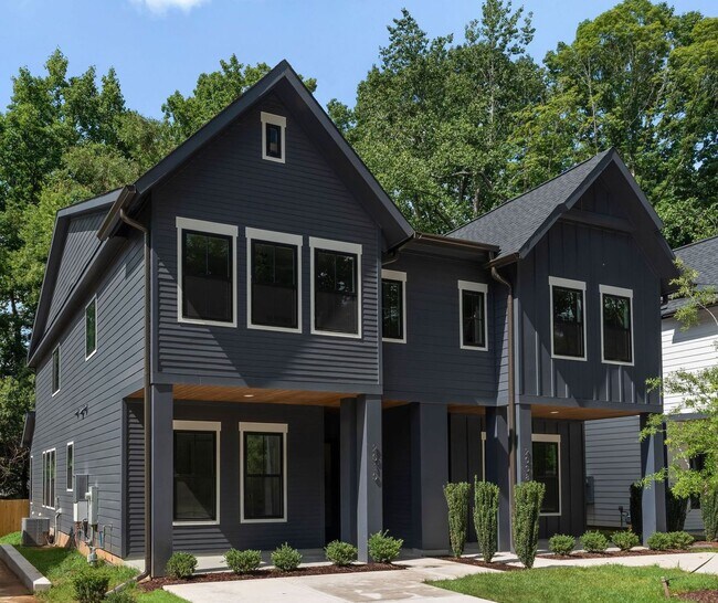 Building Photo - 2006 St John St