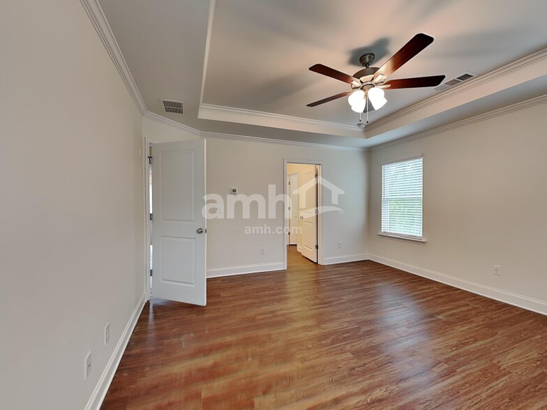 Building Photo - 436 Tributary Ln