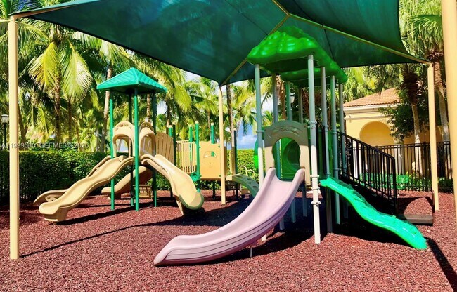 Building Photo - 4860 SW 161st Ln