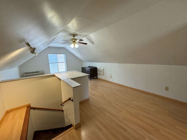 Building Photo - MODERN 3-BEDROOM HOME YOU DON’T WANT TO MISS!