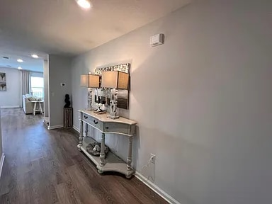 Building Photo - 207 Laurel Hl St