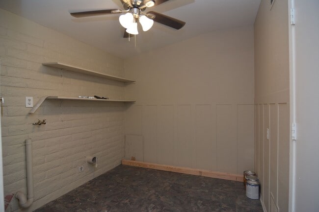 Building Photo - Charming 3 Bedroom 2 Bath House! Great Nor...