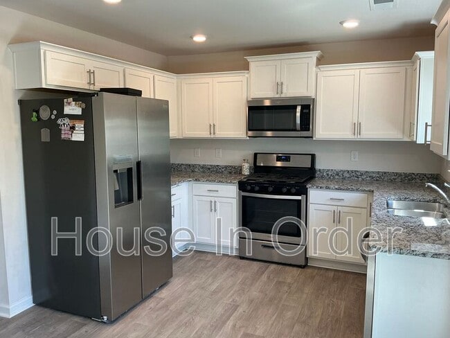 Building Photo - 341 Oak Br Rd