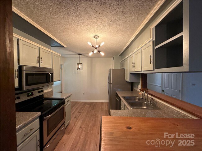 Building Photo - 7201 Winery Ln