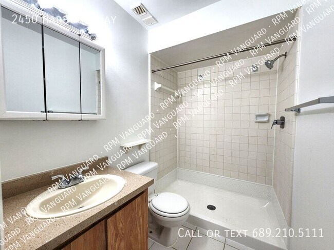 Building Photo - 2450 Harbour Way