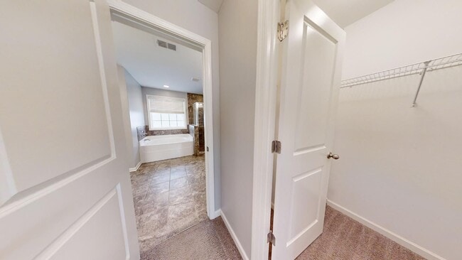 Building Photo - 979 W Richland Cir