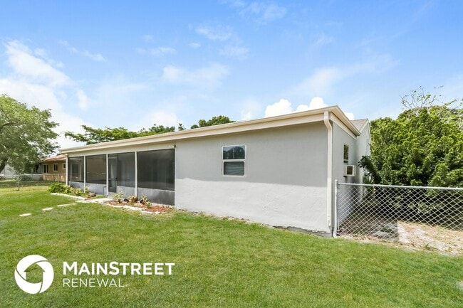Building Photo - 2049 SE Talwood Ln