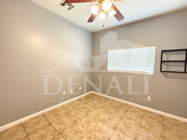 Building Photo - 2858 W Mineral Butte Dr