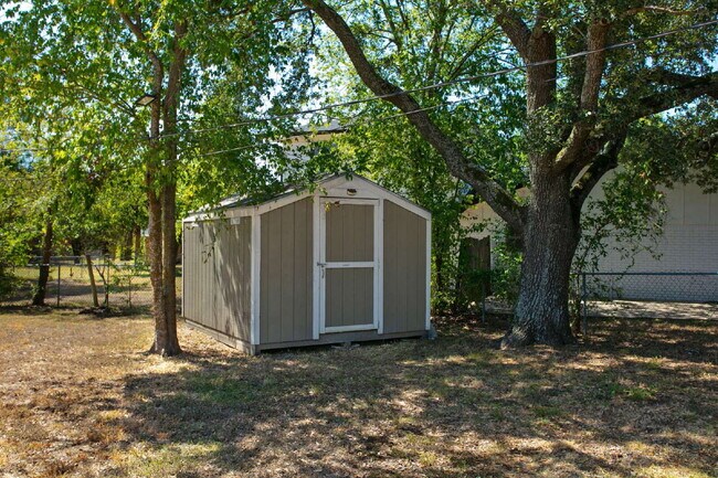 Building Photo - 1407 Skrivanek Ct