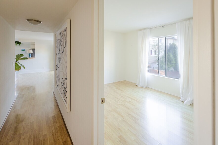 Building Photo - 1322 Electric Ave