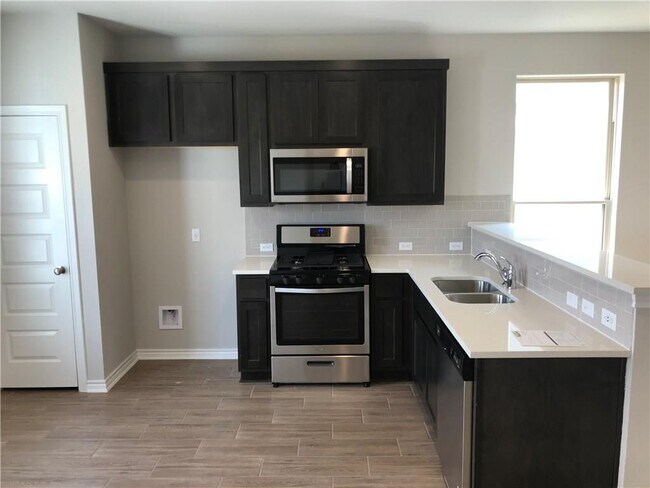 Building Photo - 1308 Hazleton Cove