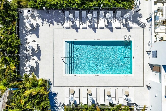 Building Photo - 10281 W Bay Harbor Dr