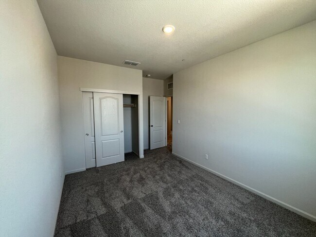 Building Photo - 4-bedroom two story plus a bonus loft!