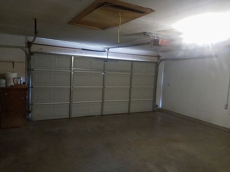 Building Photo - 1203 Kansas St