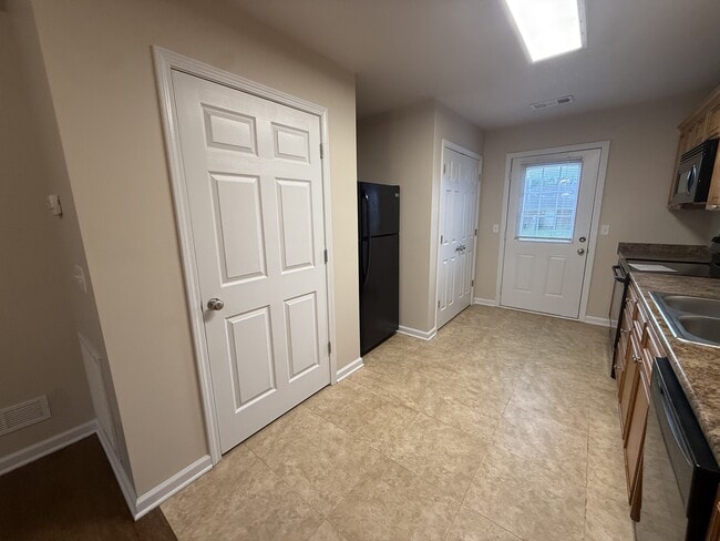Building Photo - 2205 Opportunity Dr