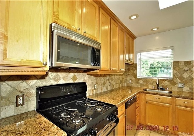 Building Photo - 440 W Elk Ave