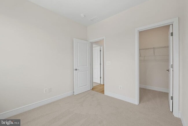 Building Photo - 42100 Picasso Sq