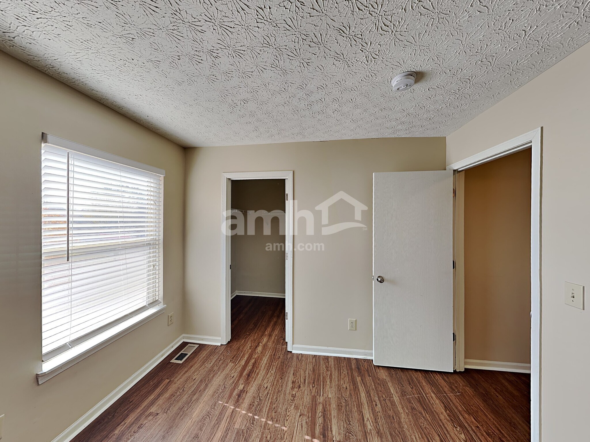 Building Photo - 6429 Ewen Cir