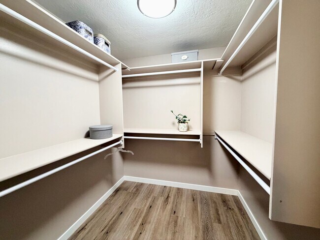 Building Photo - 7771 S 415 E