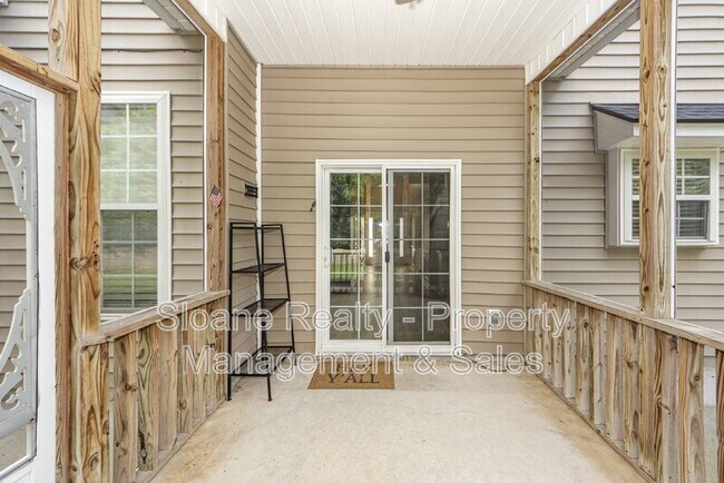 Building Photo - 112 Tanglewood Cir