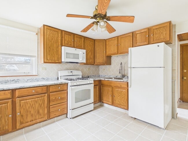 Building Photo - 755 Dulles Rd