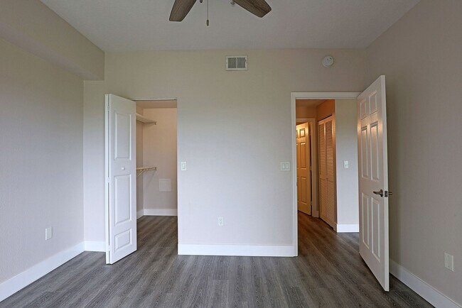 Building Photo - 11480 Villa Grand