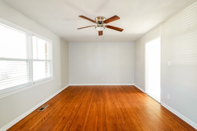 Building Photo - 629 16th Terrace Cir NW