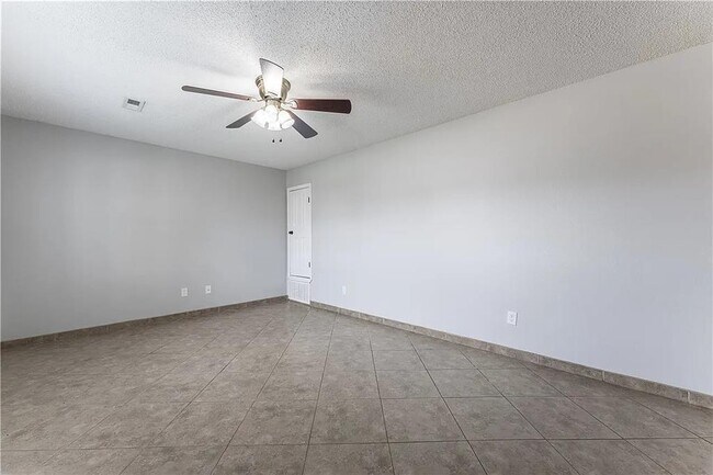 Building Photo - 3501 SW Landau Ct