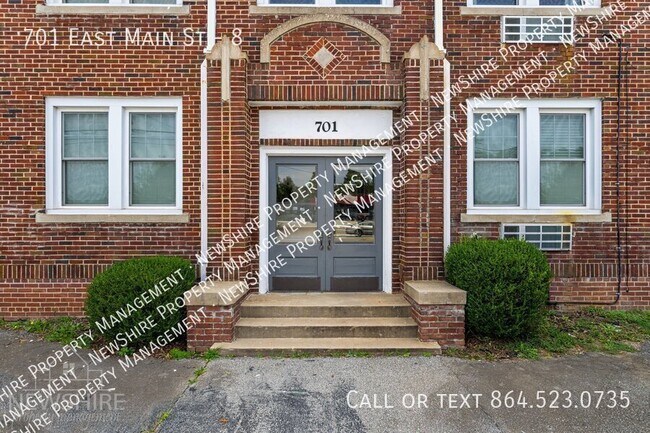 Building Photo - 701 E Main St
