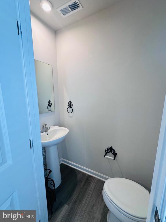 Building Photo - 303 Bait Rd