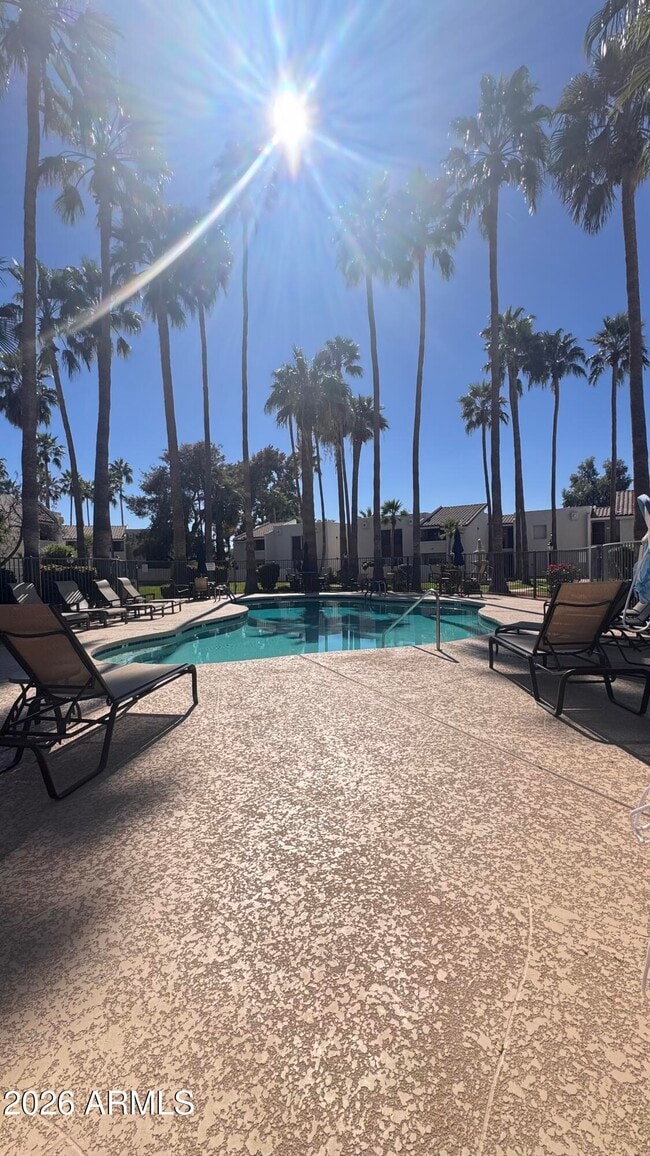 Building Photo - 7350 N Vía Paseo Del Sur