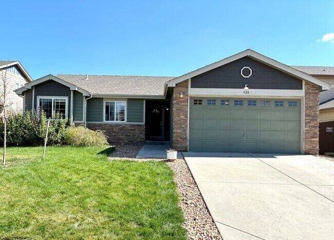 Primary Photo - Ranch style home with 3 bed 2 bath and ove...
