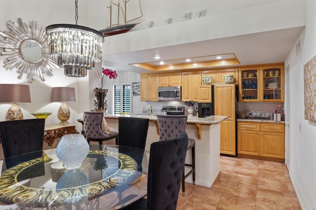 Building Photo - 73335 Oriole Ct