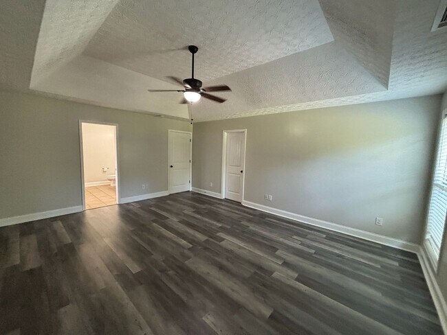 Building Photo - This Cute Home Is Everything You've Been Looking For! In A Quiet Subdivision With No Hoa