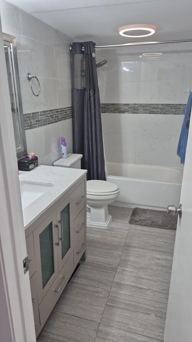 Building Photo - 4137 NW 88th Ave