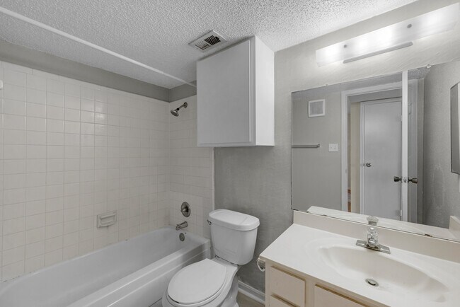 Building Photo - 2120 El Paseo St